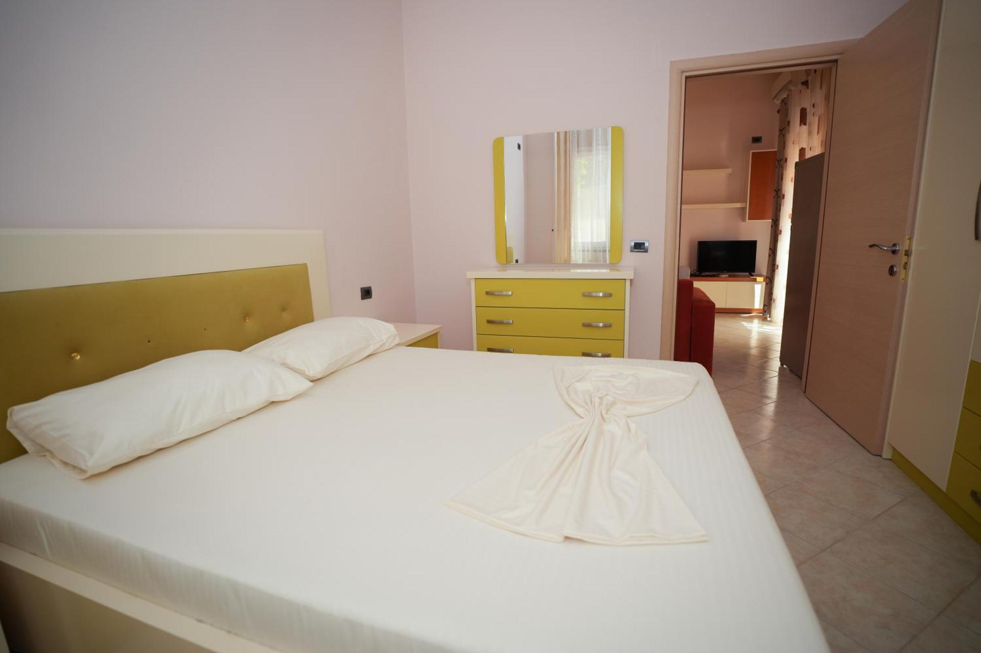 Marika Apart Hotel Golem (Tirana) Exterior foto